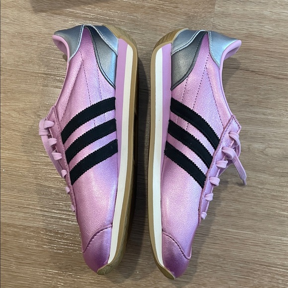 Adidas. Metallic Lilac Country OG - Picture 3 of 14